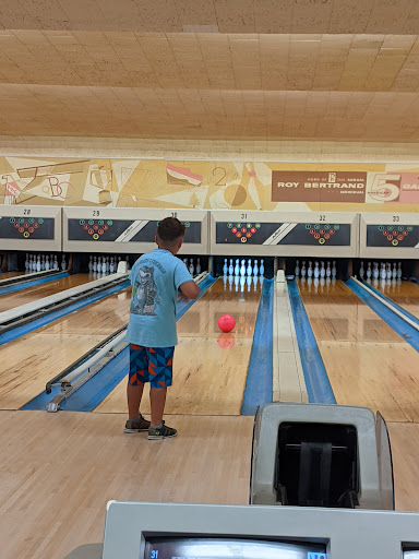 Bertrand Bowling Lanes - Waukegan - Image 2